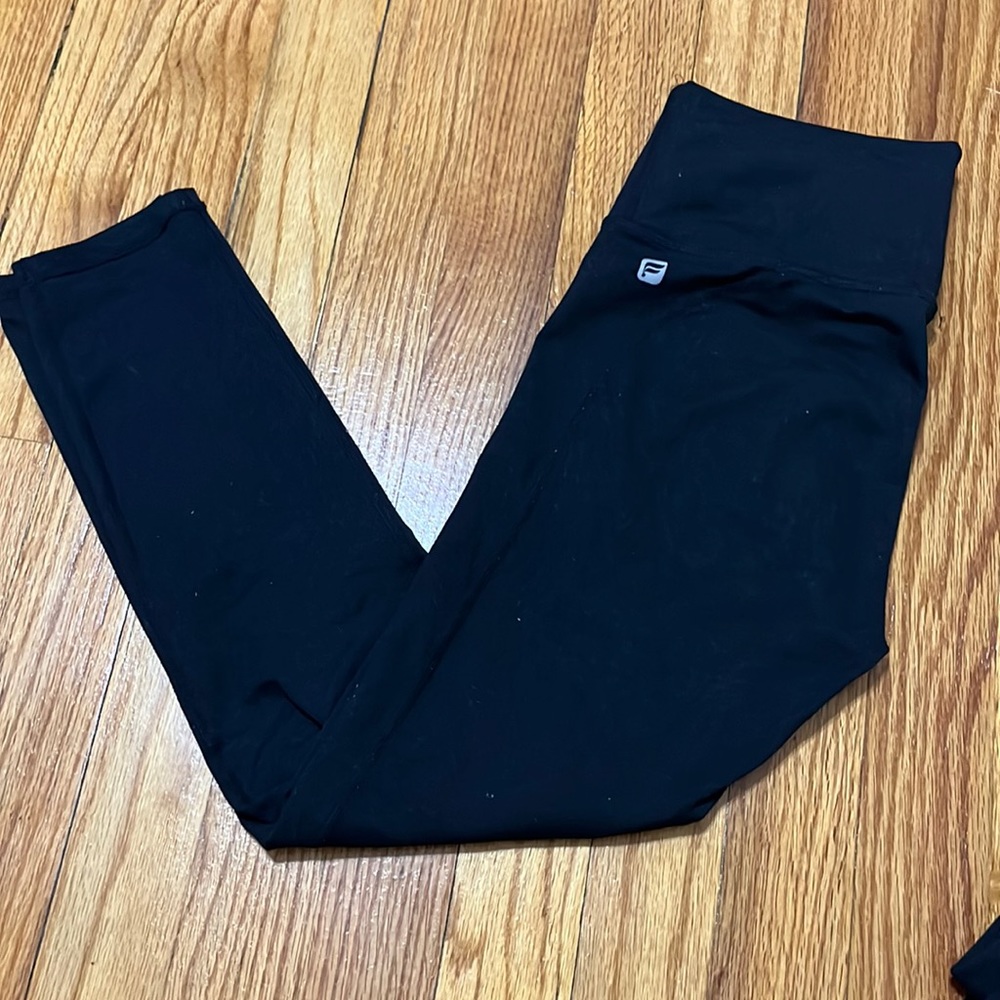Women’s 7/8 length Black Fabletics leggings. Gently Used.